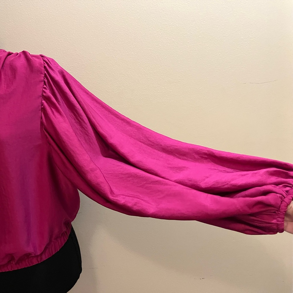 Express Balloon Sleeve V-Neck Blouse - Color Pink - Size Small - Picture 7 of 10